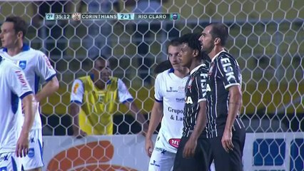 Corinthians vence o Audax e sai da lanterna
