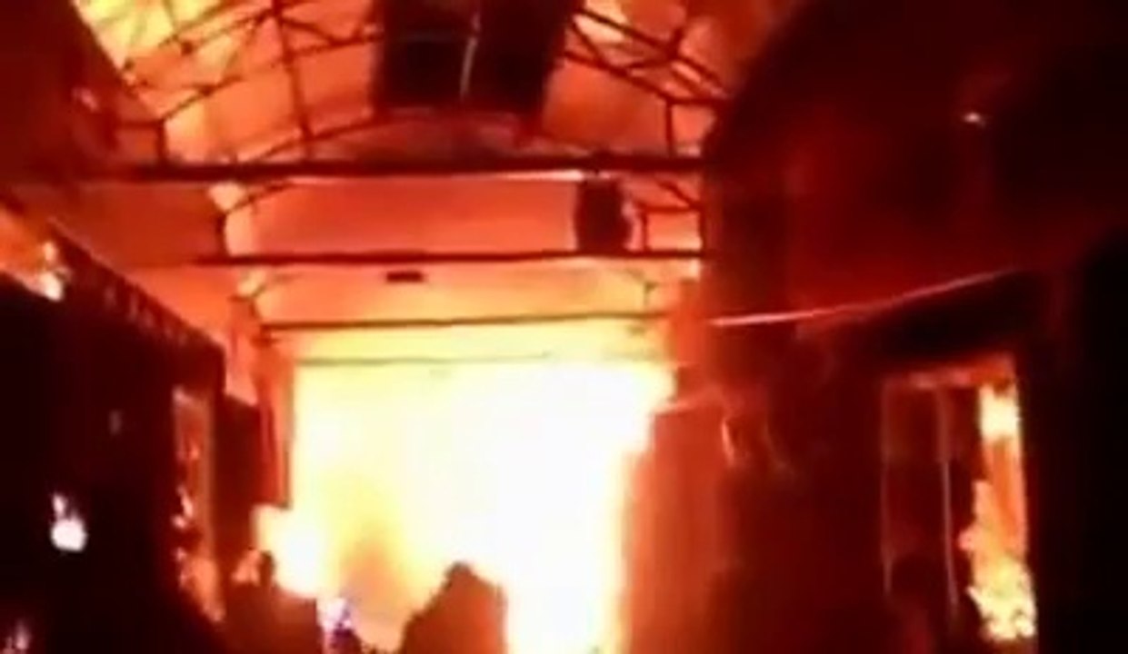 حريق في سوق دهوك The fire in Duhok