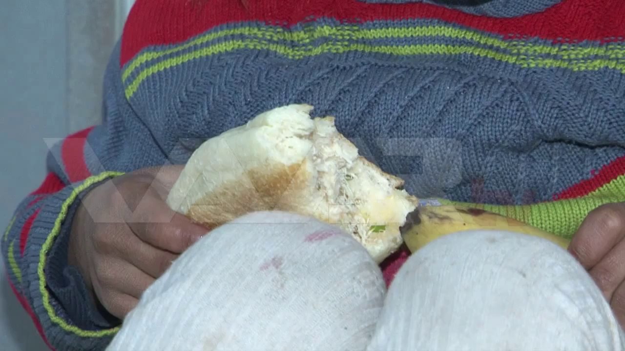 طفل يعمل  في سوق دهوك  فيديو مؤثر Child works in market Dohuk influential video