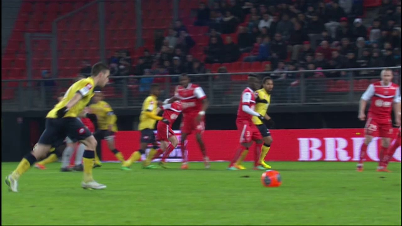 Sébastien CORCHIA marque un magnifique coup-franc (54ème) - Valenciennes FC - FC Sochaux-Montbéliard - (2-2) - 22/02/14 - (VAFC-FCSM)