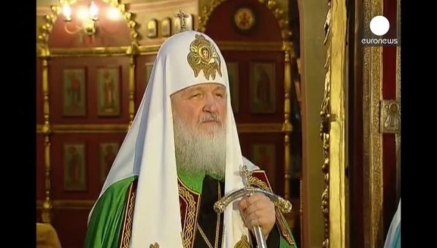 World leaders react to Ukrainian crisis as Merkel and Putin talk on the phone