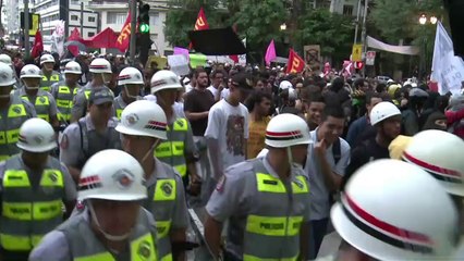 Protesto termina em tumulto em SP