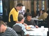 Pânico no Restaurante - Todos Agacham Pegadinha INÉDITA  - Programa Silvio Santos