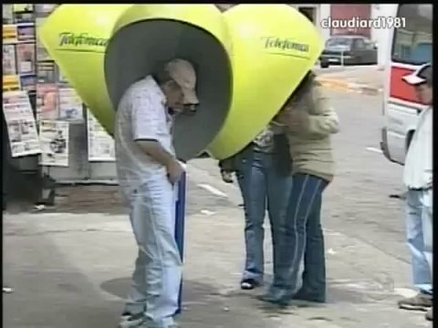 Xixi no Orelhão - Pegadinha com Ivo Holanda - Programa Silvio Santos