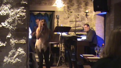 ZAKLIN STAMATOPOULOU   ''AYTH I NYXTA MENEI ''