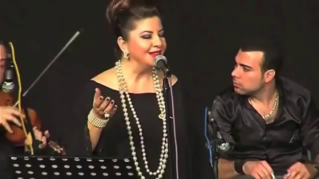 Aşk iki kelime .....