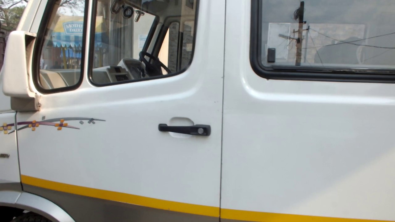 9 seater car hire on rent delhi tempo traveller for tour