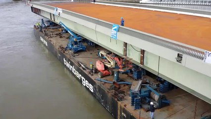 Rouen : le Pont Mathilde descend la Seine pour réparation (partie 1)