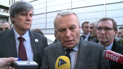 Ayrault interrogé sur les Verts: "on a besoin de tout le monde"