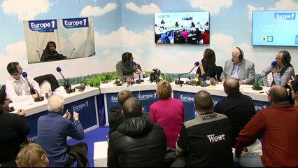 Gage : Jean-Luc Lemoine trait une vache