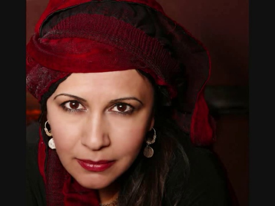 DILEK KOC-ΓΛΥΚΕΡΙΑ SEVDALIM AMAN-ΤΗΣ ΤΡΙΑΝΤΑΦΥΛΛΙΑΣ ΤΑ ΦΥΛΛΑ.wmv