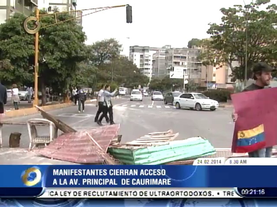 Varias vías de la Gran Caracas amanecen trancadas por barricadas