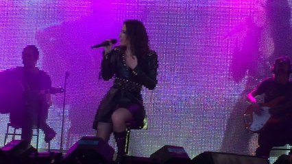 Desaparecer acústico Girona - Malú / vídeo @sandrasp_