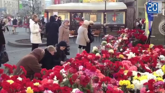 Kiev: La place Maïdan est devenue un lieu de pèlerinage