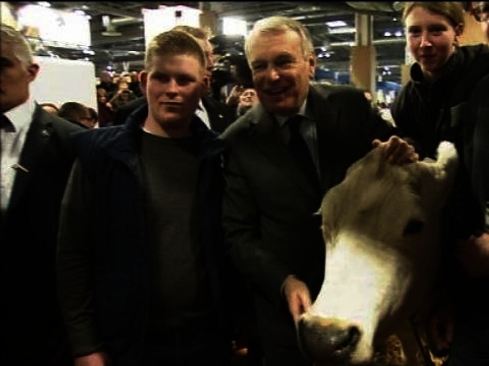 Jean-Marc Ayrault: "Elle bave" la vache - 24/02
