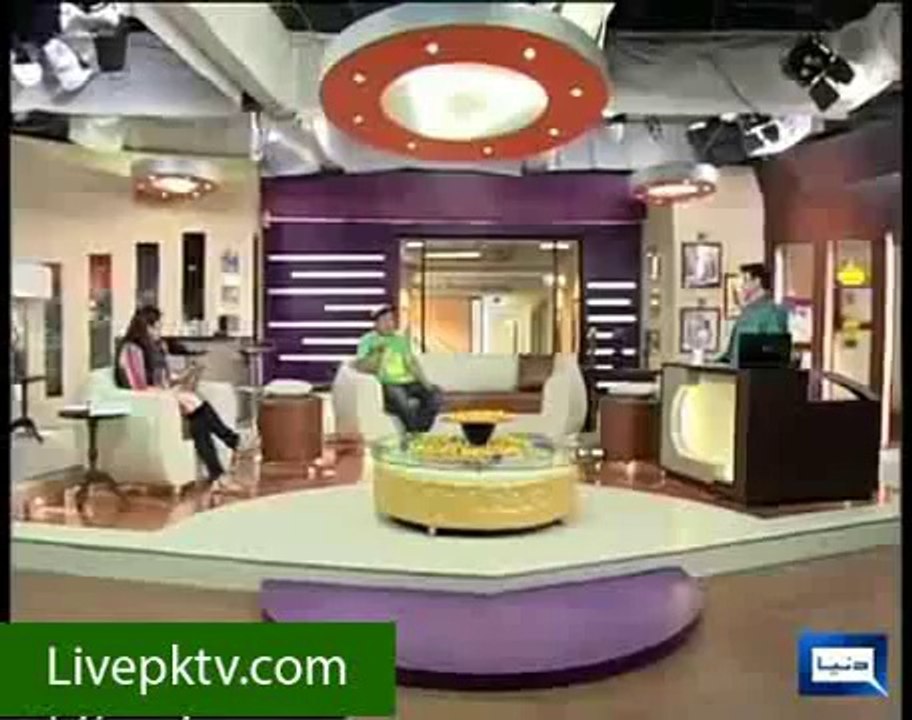 Azizi as Papu Student Hasb e Haal
