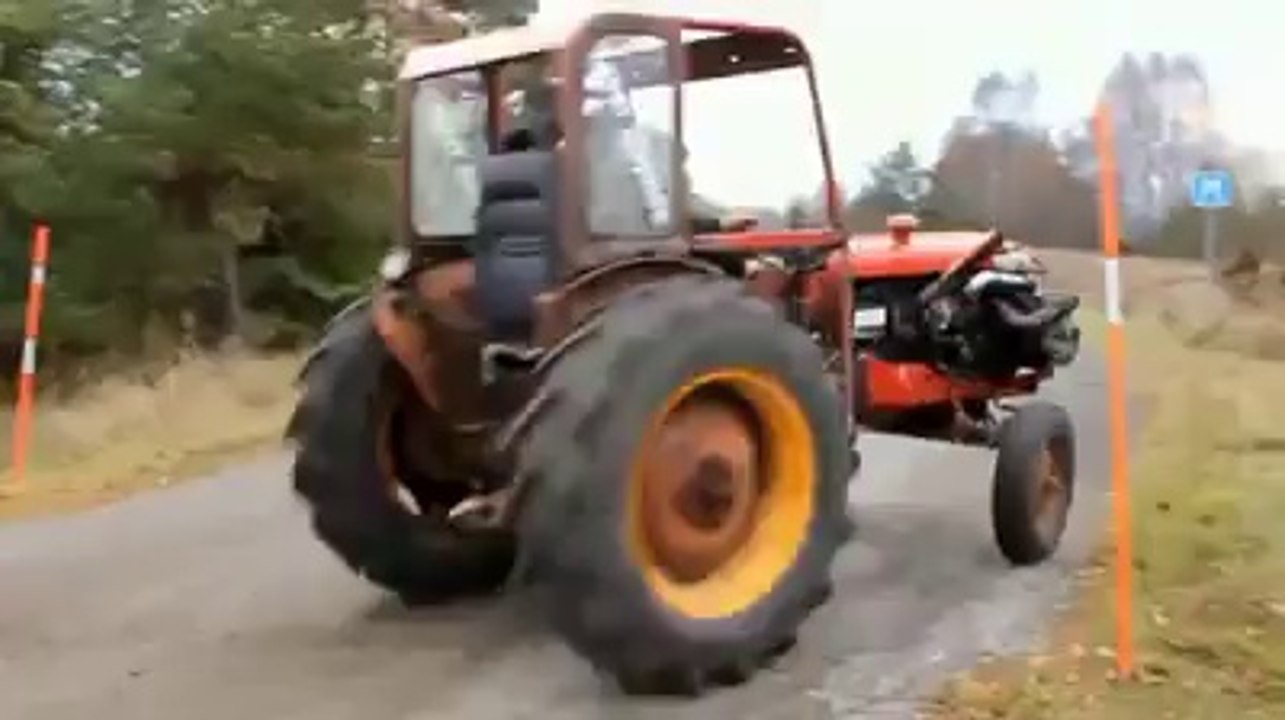 Crazy Tractor Drifting