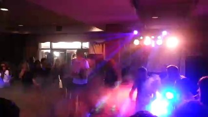 los chicos bailando el LMFAO