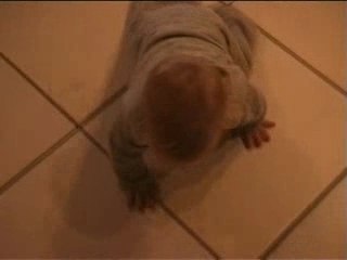 Eva premiers pas - 8 décembre 2006