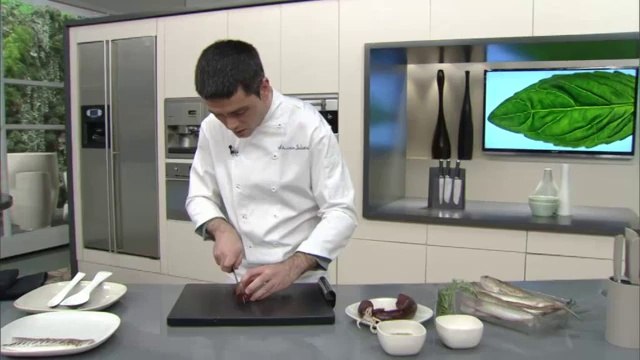 Aranya amb favetes, botifarra negra i salsa de rostit