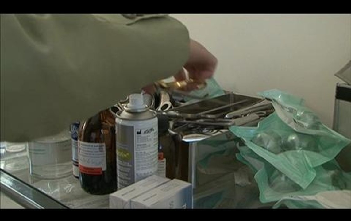 Gynécologue accusé de viols: "Il m'a fait mettre à quatre pattes, me demandait mes pratiques sexuelles"