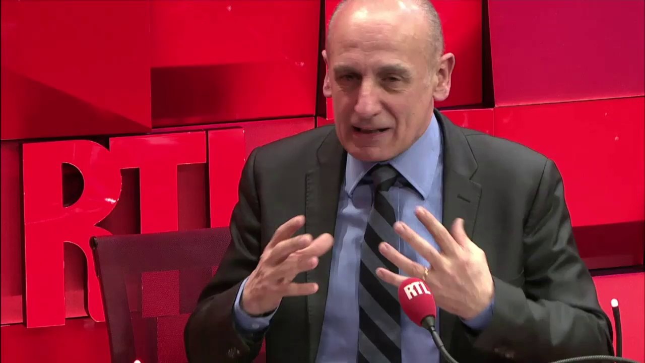 Commentaires de Candeloro : le CSA enquête sur l'anaconda