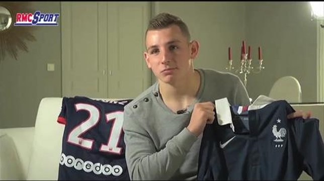 FOOTBALL : Quand Lucas Digne découvre le maillot de l'équipe de France - 25/02