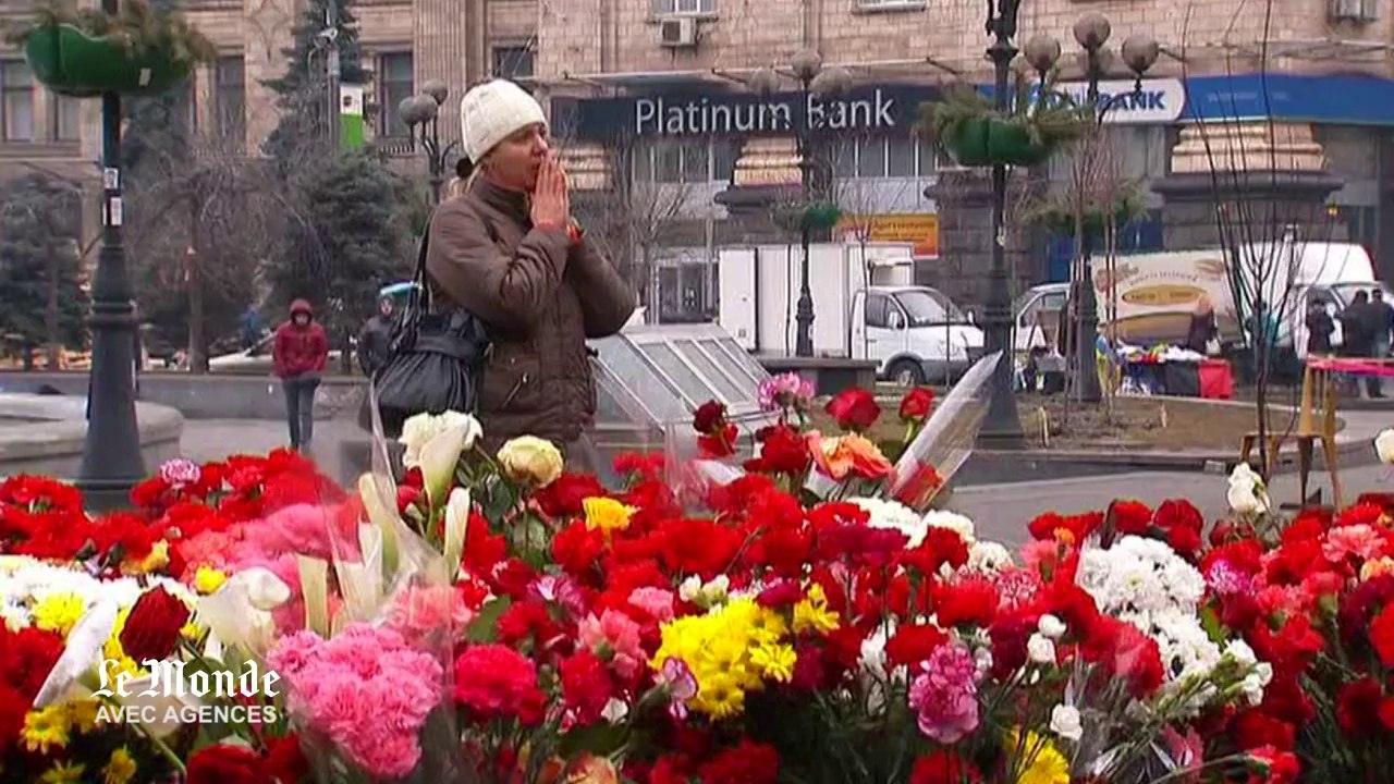 A Kiev, une « mer de fleurs » en l'honneur des manifestants tués