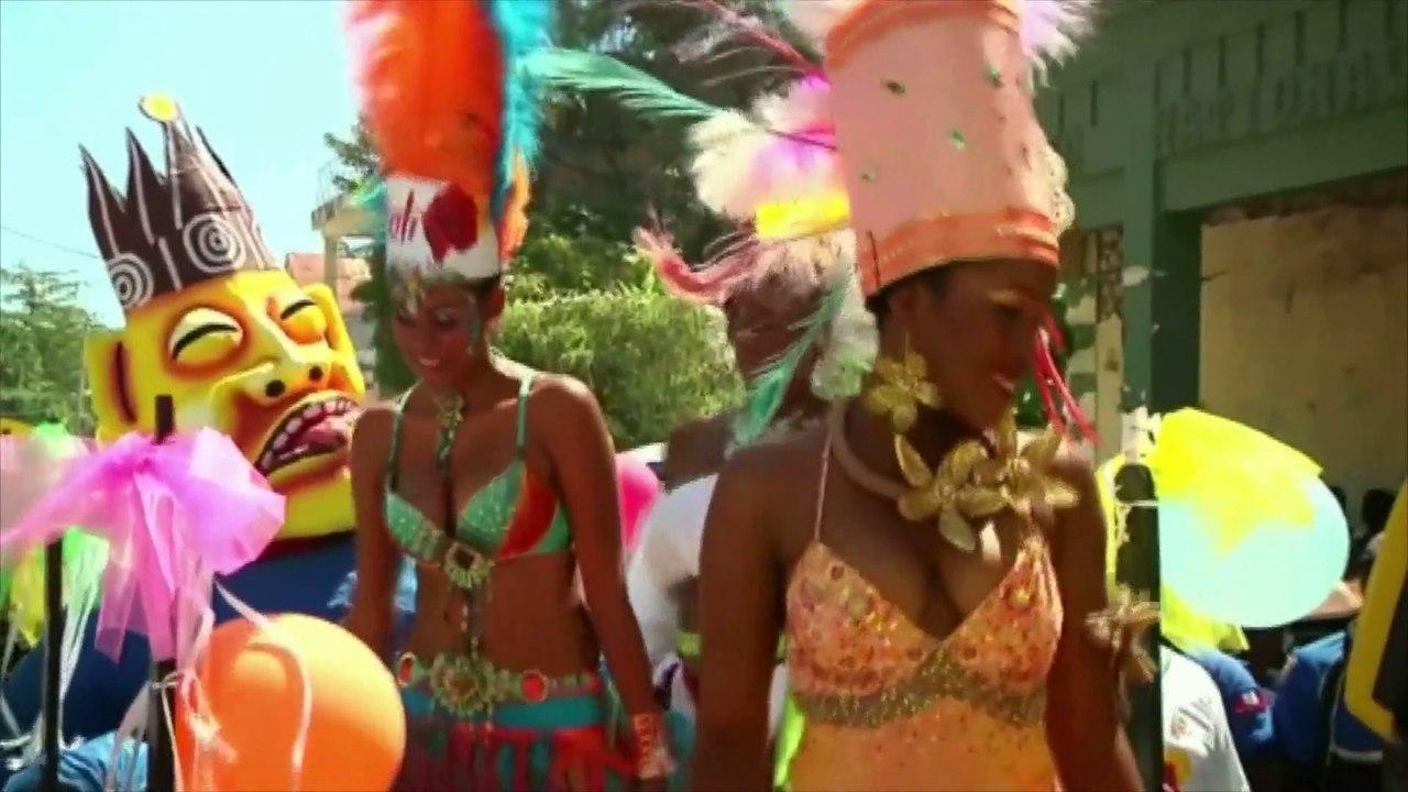 Couleurs et sensualité pour le carnaval de Jacmel