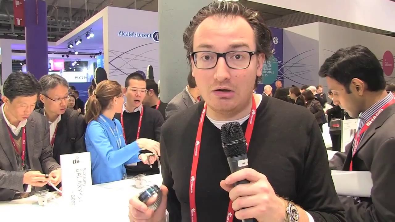 MWC 2014 - Samsung Gear Fit, une montre qui en impose