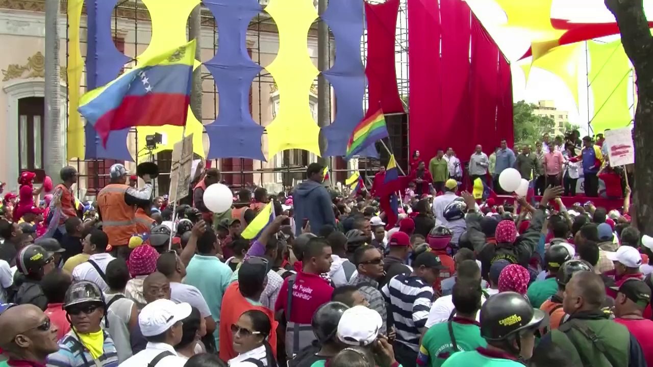 Maduro busca diálogos