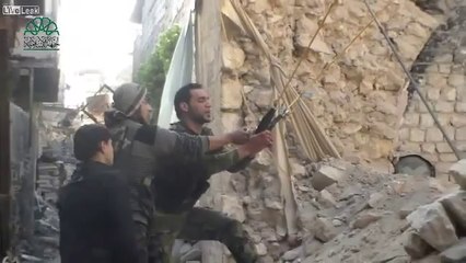 Suriye'de Angry Birds Usulü Bomba Atımı