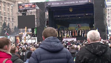 Ucrânia enterra mortos e olha para futuro