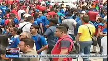 Empleados de telecomunicaciones marchan por la paz en Venezuela