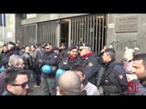 Napoli - La protesta degli operai idrici (25.02.14)