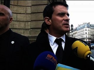 Valls: "la droite doit prendre ses responsabilités" - 26/02