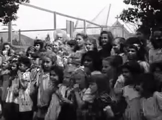 Mom is a Knife Thrower (1956)