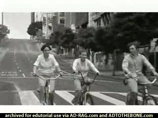 Pub - GAP Running Down The Khaki Street