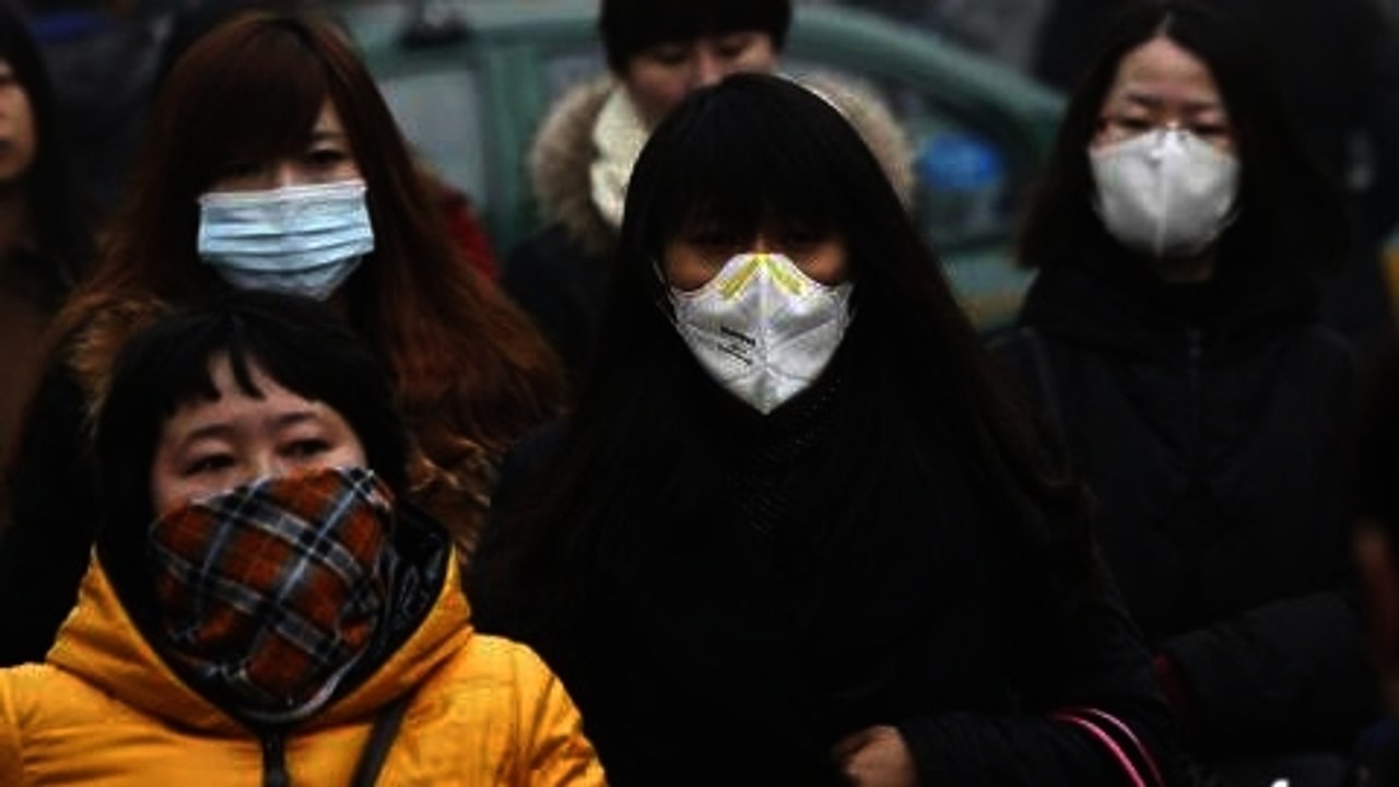 Toxic smog hangs over large swath of China