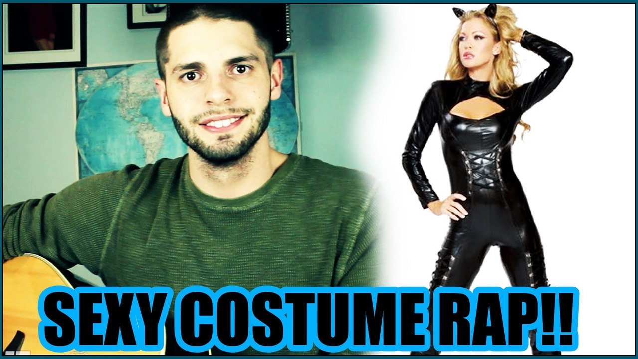SEXY HALLOWEEN COSTUME!! | DIEN2LIVE