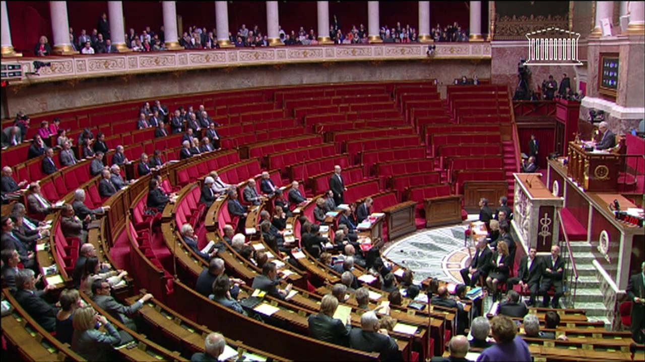 L'opposition boycotte une séance de l'Assemblée...