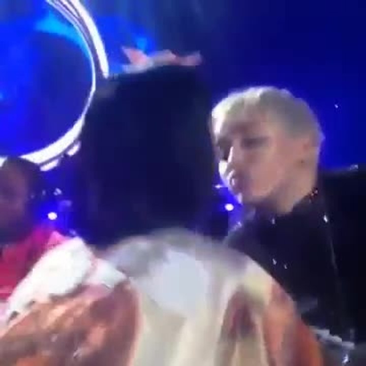Le baiser entre Miley Cyrus et Katy Perry