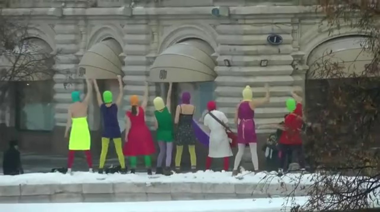 Punk Rockers Riot на Красной площади Путин зассал