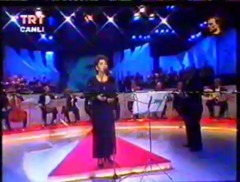 Güler BASU ŞEN-Havada Bulut Yok Bu Ne Dumandır