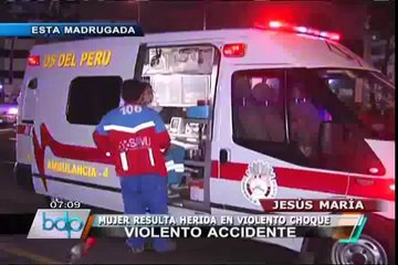 Jesús María: Aparatoso choque entre dos taxis dejó a una mujer herida