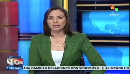 Diputada opositora venezolana encabeza reducida marcha de mujeres