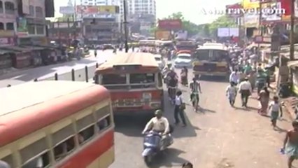 Street of Bombay City, India by Asiatravel.com