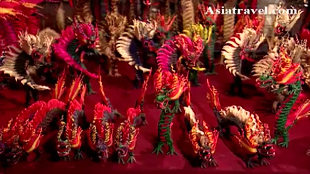 Night Market Chiang Mai, Thailand by Asiatravel.com