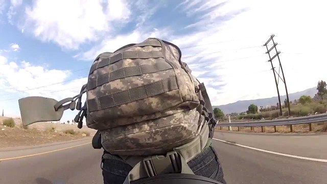 3rd Person High Speed Freeway run - 2003 Kawasaki ZX-6R 636cc (GoPro Hero 2)