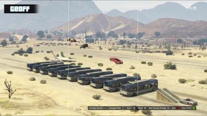 GTA 5 : Saut au-dessus d'un avion et des bus
